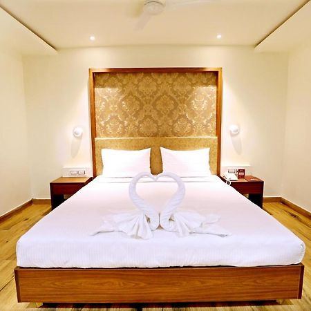 היידראבד Hotel Shubham Palace מראה חיצוני תמונה