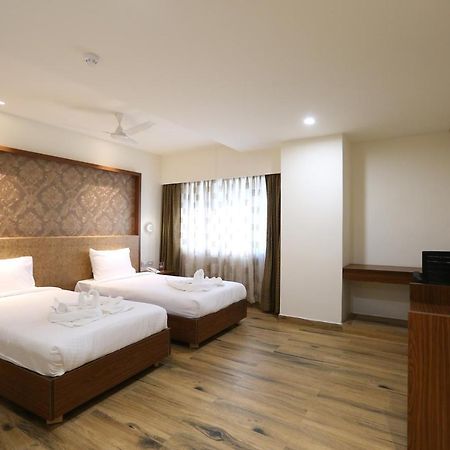 היידראבד Hotel Shubham Palace מראה חיצוני תמונה