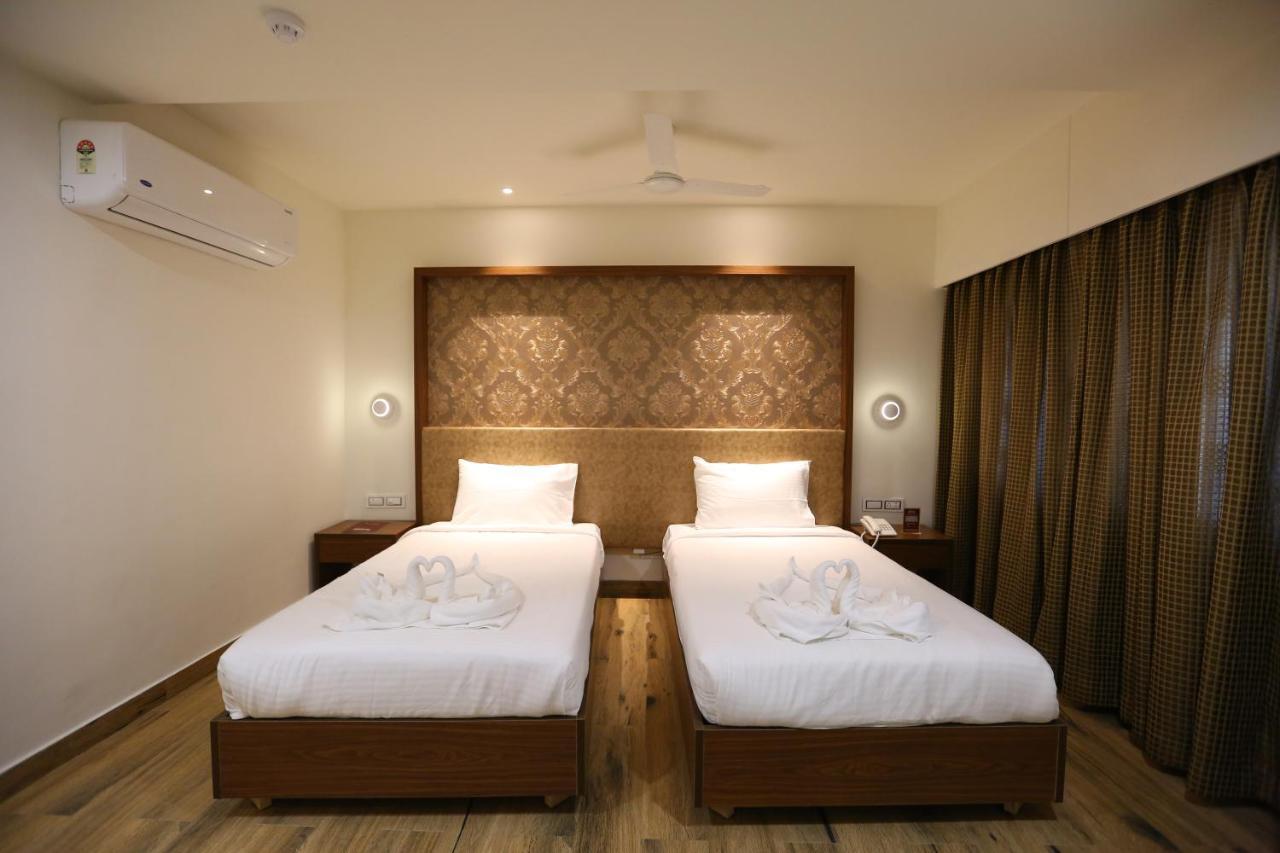 היידראבד Hotel Shubham Palace מראה חיצוני תמונה