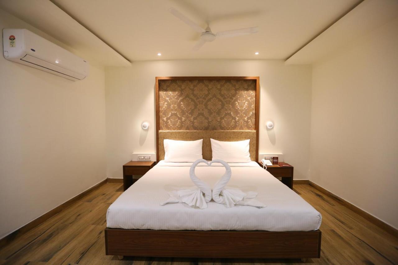 היידראבד Hotel Shubham Palace מראה חיצוני תמונה