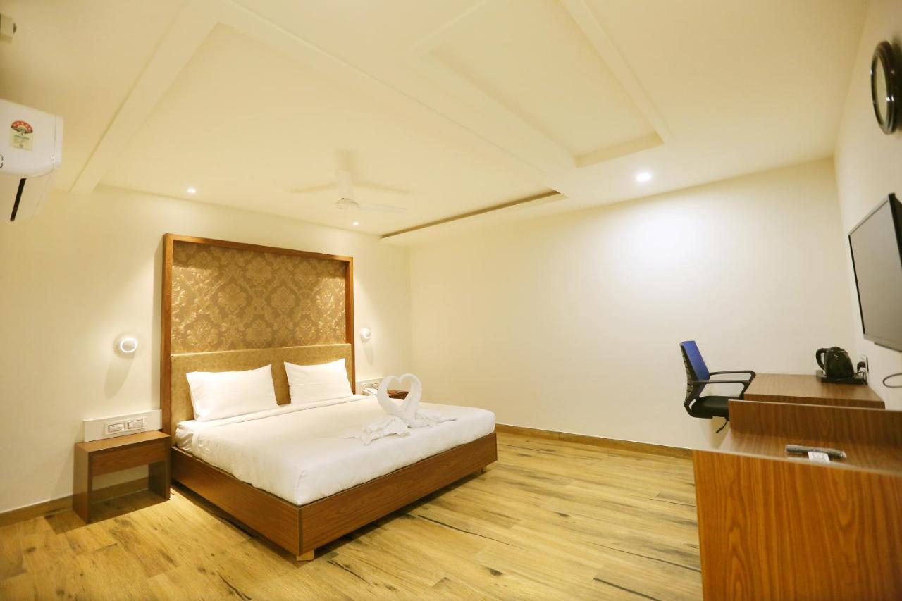היידראבד Hotel Shubham Palace מראה חיצוני תמונה