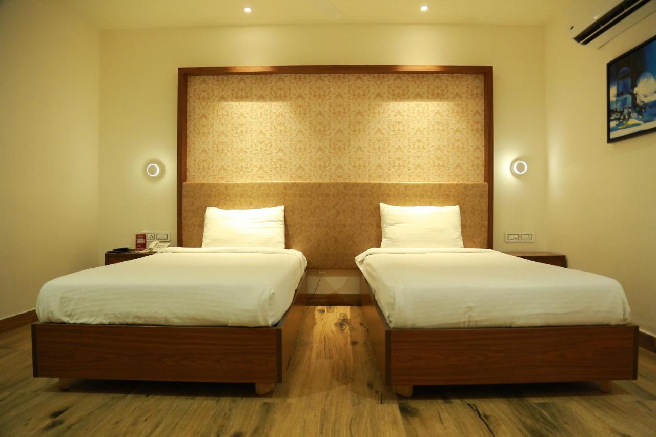 היידראבד Hotel Shubham Palace מראה חיצוני תמונה
