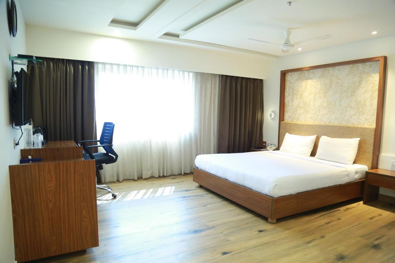 היידראבד Hotel Shubham Palace מראה חיצוני תמונה